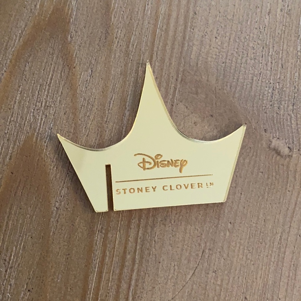 Stoney clover topper